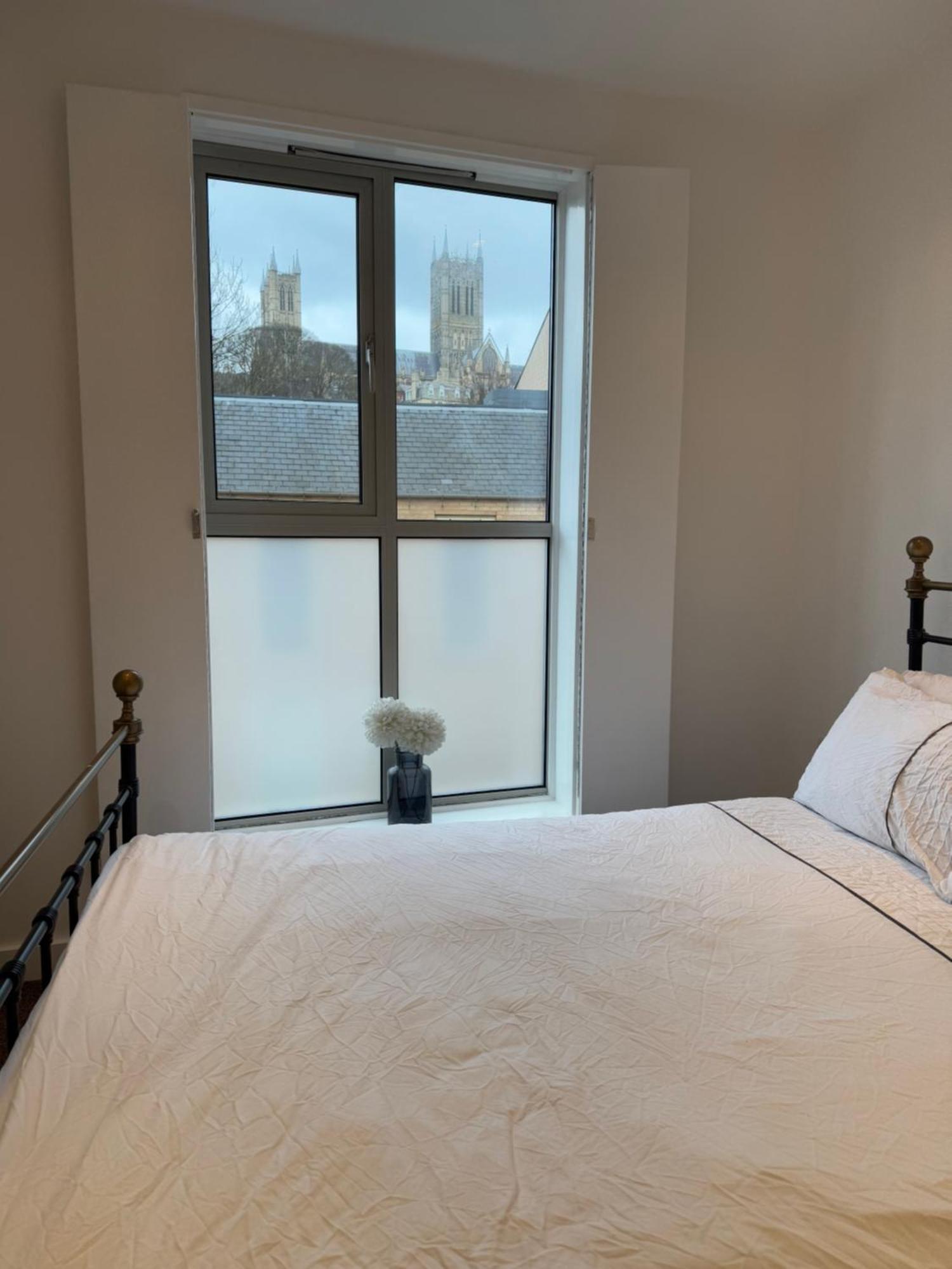 Central, Modern And Peaceful, Lovely Cathedral Views, Two-Bed Apartment With 40" Smart Tv & Free Onsite Parking Lincoln Eksteriør bilde